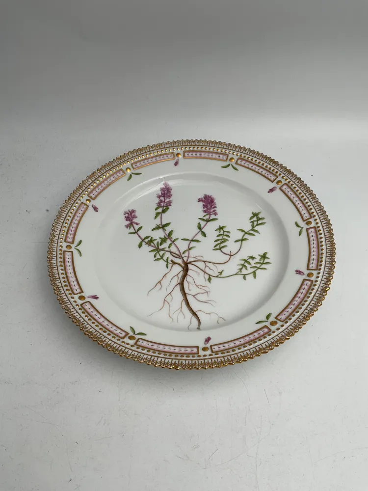 Royal Copenhagen Flora Danica Frokosttallerken No. 20/3550