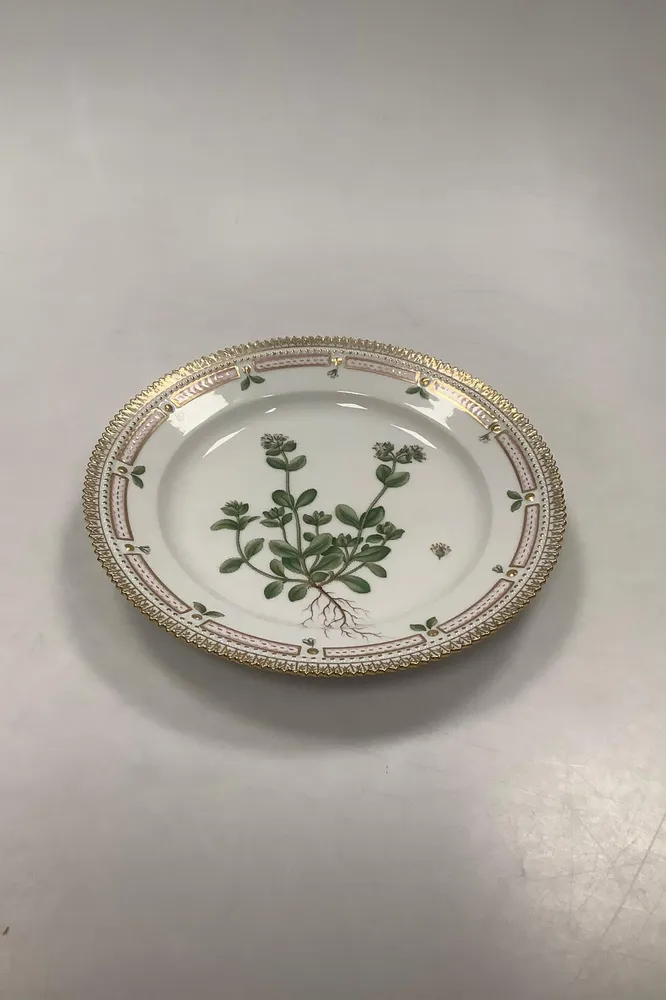 Royal Copenhagen Flora Danica Frokosttallerken No 20/3550