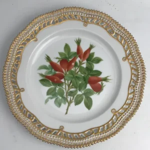 Royal Copenhagen Flora Danica Frugttallerken No. 429/3554.