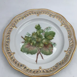 Royal Copenhagen Flora Danica Frugttallerken No. 429/3584.