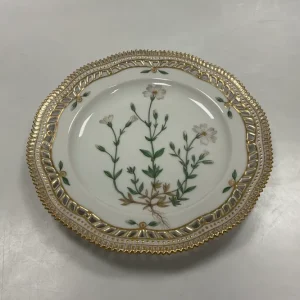 Royal Copenhagen Flora Danica Gennembrudt Frokosttallerken No 3554
