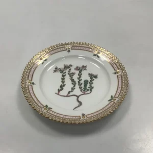 Royal Copenhagen Flora Danica Kagetallerken No 20/3552
