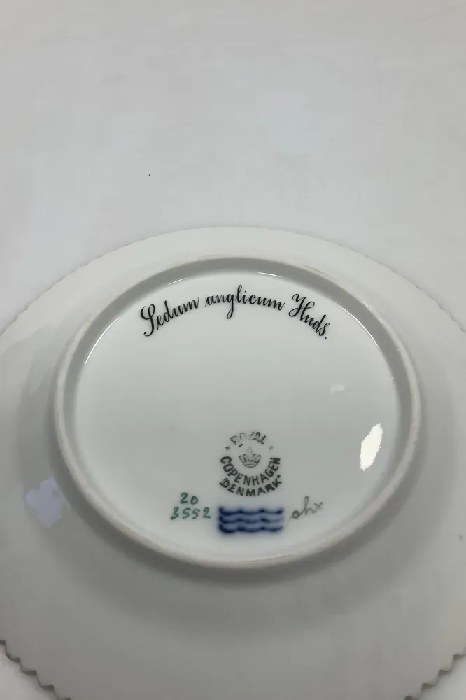 Royal Copenhagen Flora Danica Kagetallerken No 20/3552