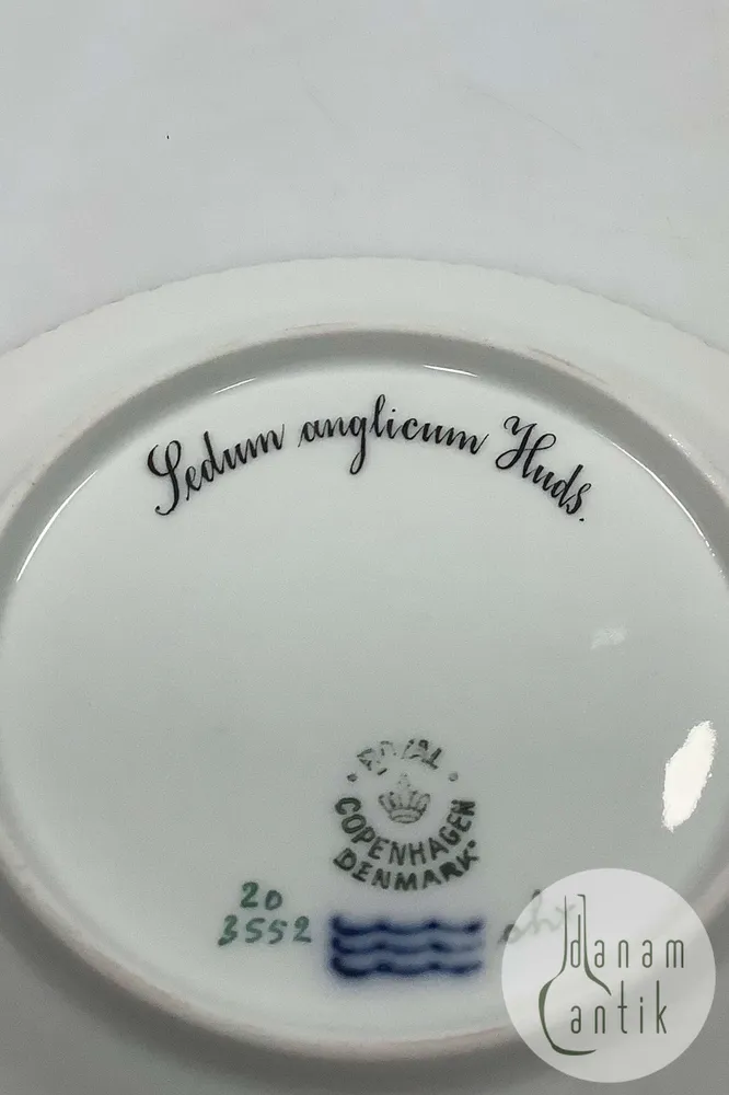 Royal Copenhagen Flora Danica Kagetallerken No 20/3552