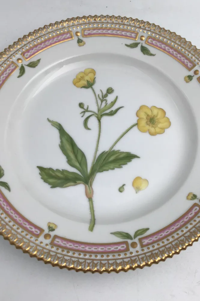 Royal Copenhagen Flora Danica Salat Tallerken No. 20 / 3573