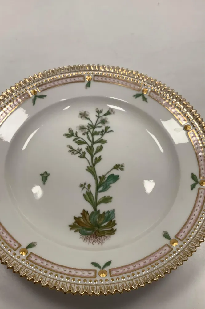 Royal Copenhagen Flora Danica Salat Tallerken No 20/3573