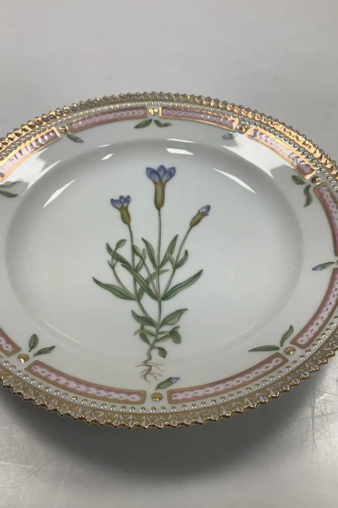 Royal Copenhagen Flora Danica Salat Tallerken No 20 / 3573