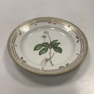 Royal Copenhagen Flora Danica Salat Tallerken No 20/3573