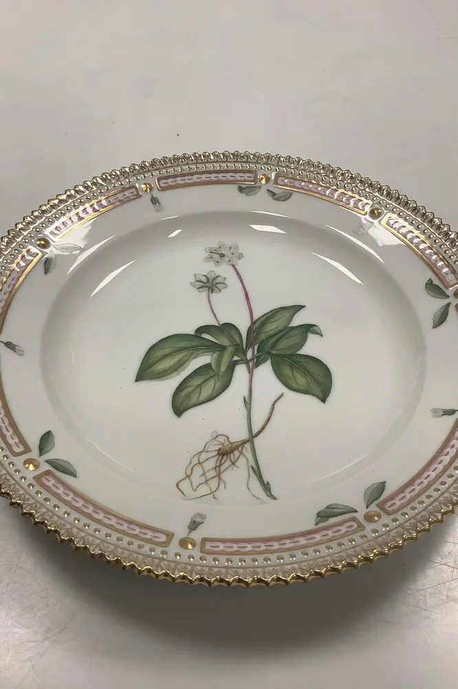 Royal Copenhagen Flora Danica Salat Tallerken No 20/3573