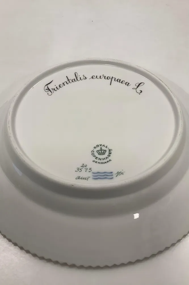 Royal Copenhagen Flora Danica Salat Tallerken No 20/3573