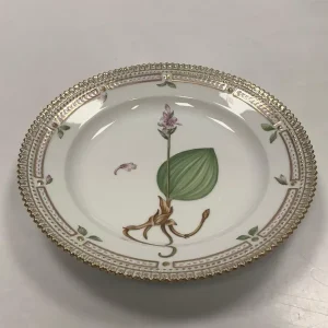 Royal Copenhagen Flora Danica Salat Tallerken No 20 / 3573