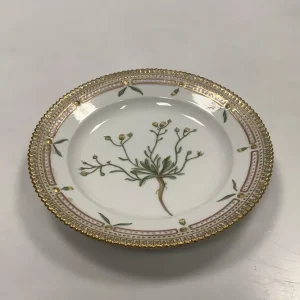 Royal Copenhagen Flora Danica Salat Tallerken No 20 / 3573