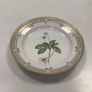 Royal Copenhagen Flora Danica Salat Tallerken No 20 / 3573