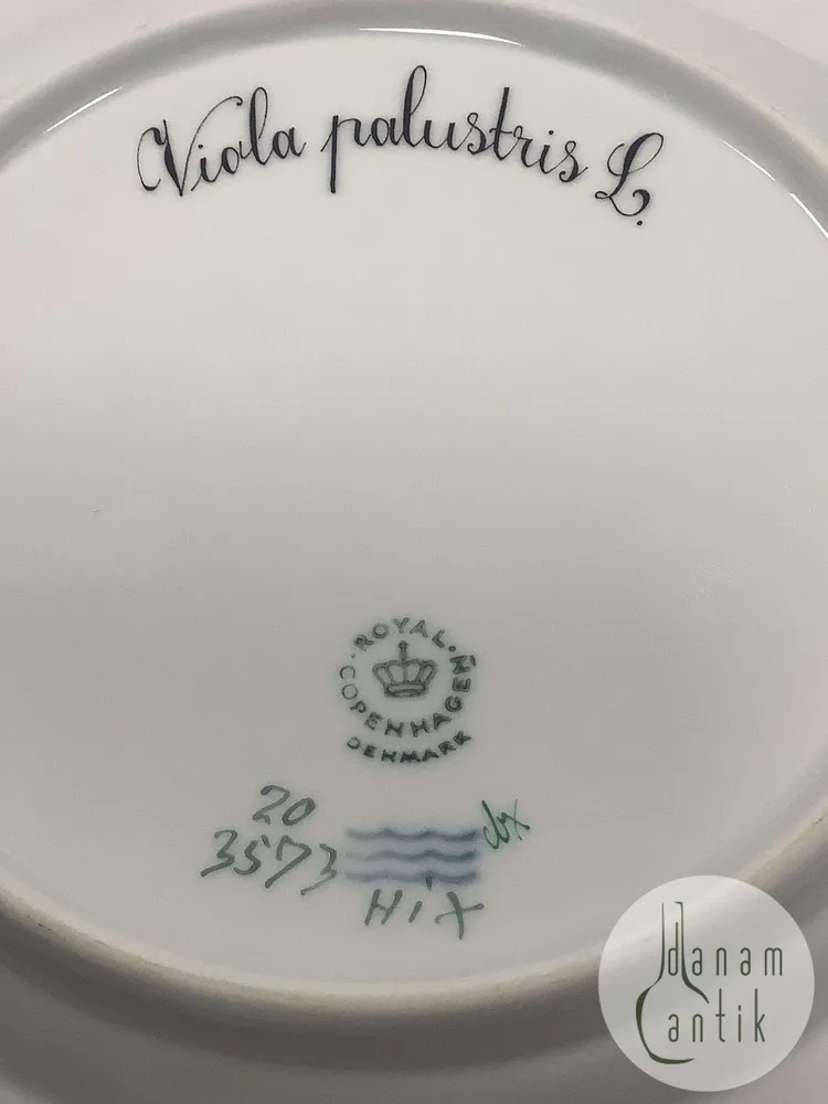 Royal Copenhagen Flora Danica Salat Tallerken No 20 / 3573