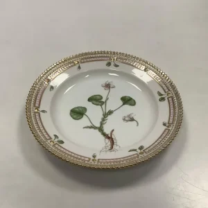Royal Copenhagen Flora Danica Salat Tallerken No 20 / 3573