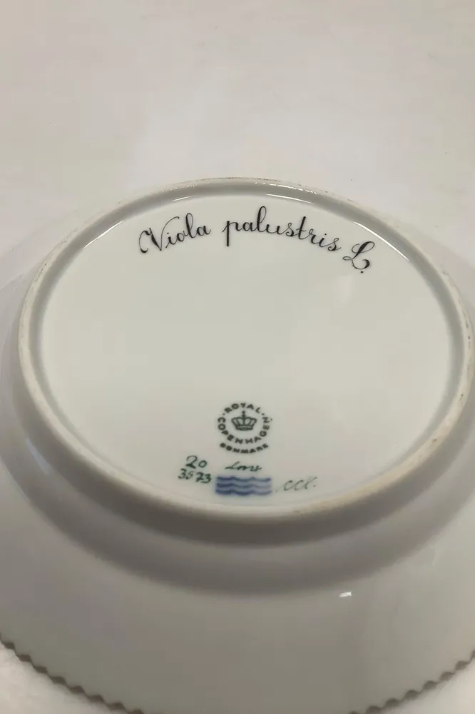 Royal Copenhagen Flora Danica Salat Tallerken No 20 / 3573