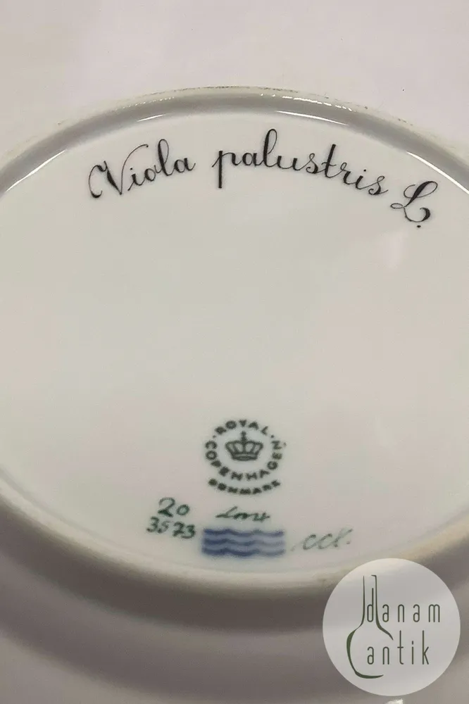 Royal Copenhagen Flora Danica Salat Tallerken No 20 / 3573