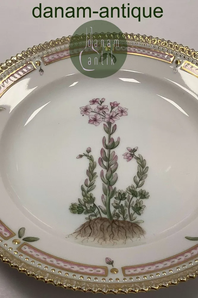 Royal Copenhagen Flora Danica Salat Tallerken No 20 / 3573