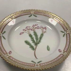Royal Copenhagen Flora Danica Salat Tallerken No 20 / 3573