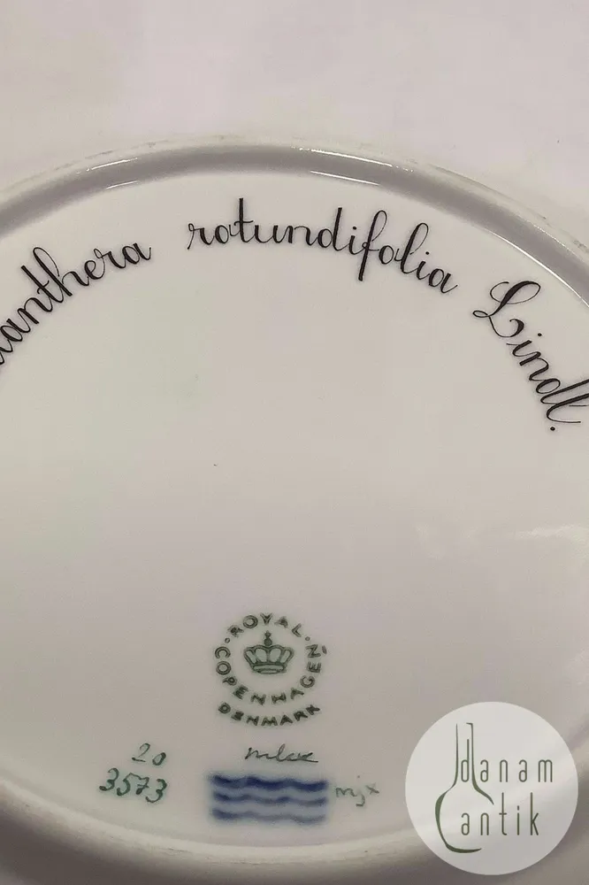 Royal Copenhagen Flora Danica Salat Tallerken No 20 / 3573