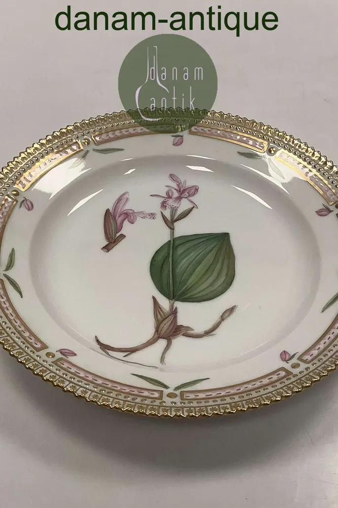 Royal Copenhagen Flora Danica Salat Tallerken No 20 / 3573