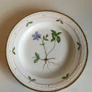 Royal Copenhagen Flora Danica Spisetallerken No 735/3549
