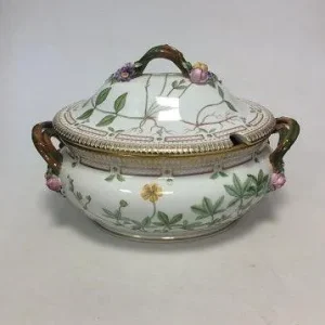 Royal Copenhagen Flora Danica Terrin No 3559