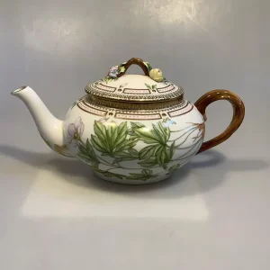 Royal Copenhagen Flora Danica Thekande med låg no. 3631 / 143