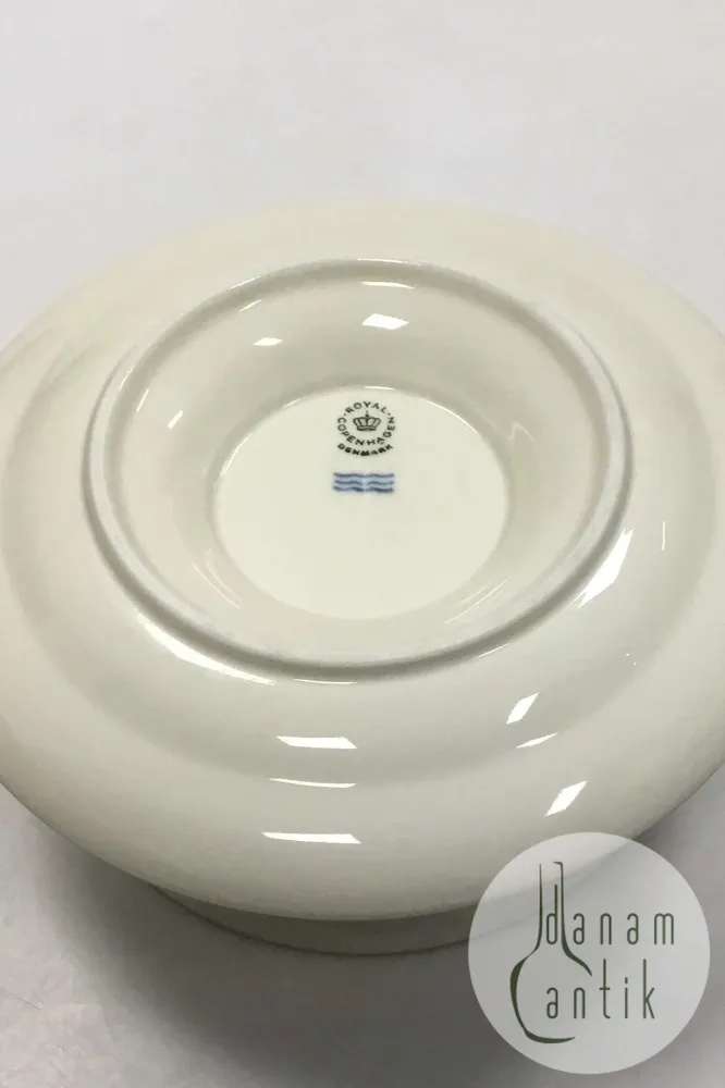 Royal Copenhagen Glat cremefarvet stel Sovseskål med guldkant No 9580