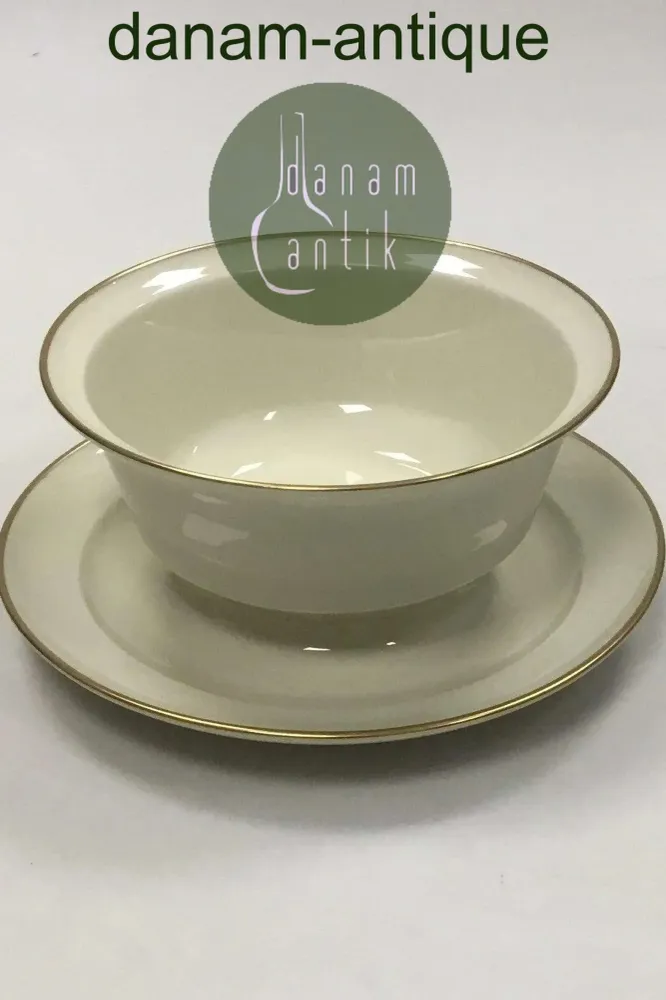Royal Copenhagen Glat cremefarvet stel Sovseskål med guldkant No 9580