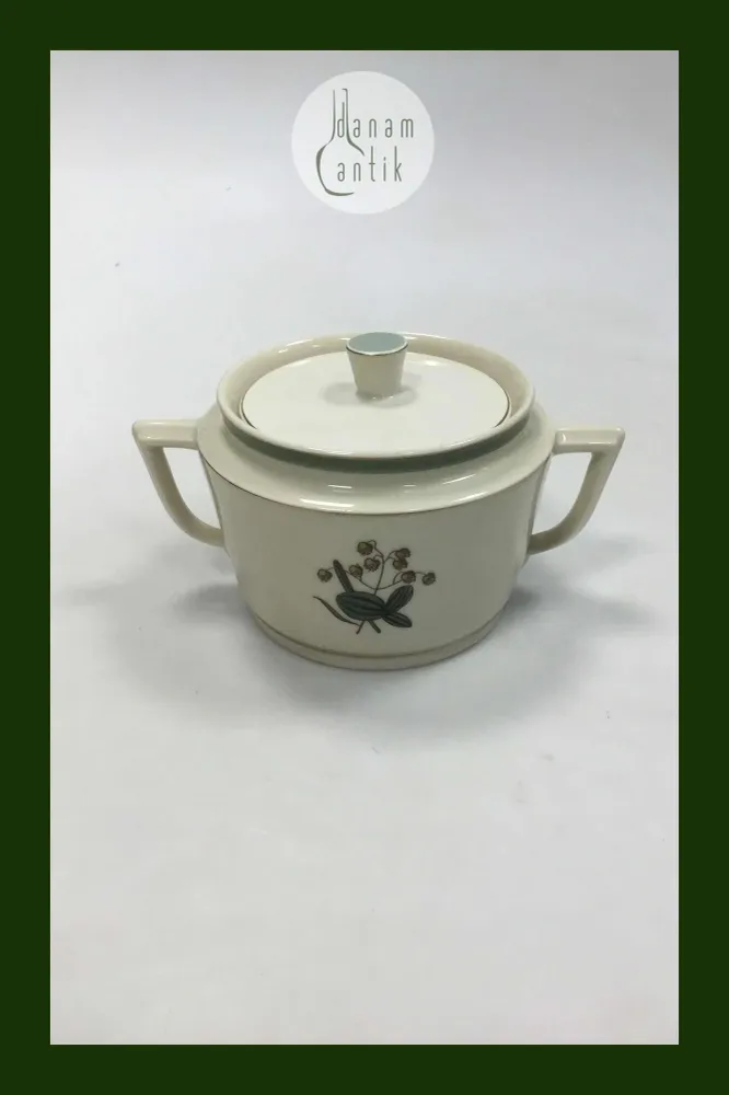 Royal Copenhagen Hjertegræs Sukkerskål med låg No 884/9479