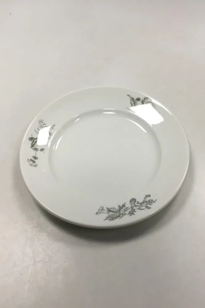 Royal Copenhagen Hotelporcelæn dekoreret med vilde planter Spisetallerken No 6001