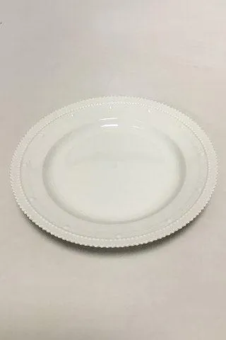 Royal Copenhagen Hvid Flora Danica Perlestel Frokosttallerken No 3550