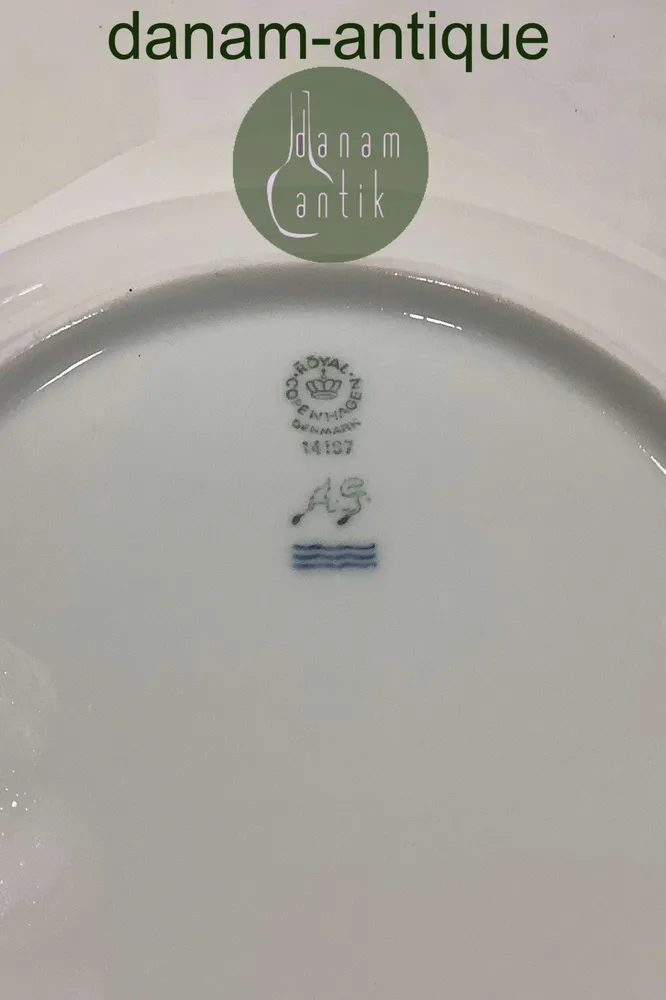 Royal Copenhagen Hvid Konkylie Serveringsskål No 14197/578