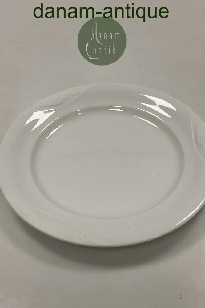 Royal Copenhagen Hvid Magnolia med uglasseret relief Kagetallerken No 617