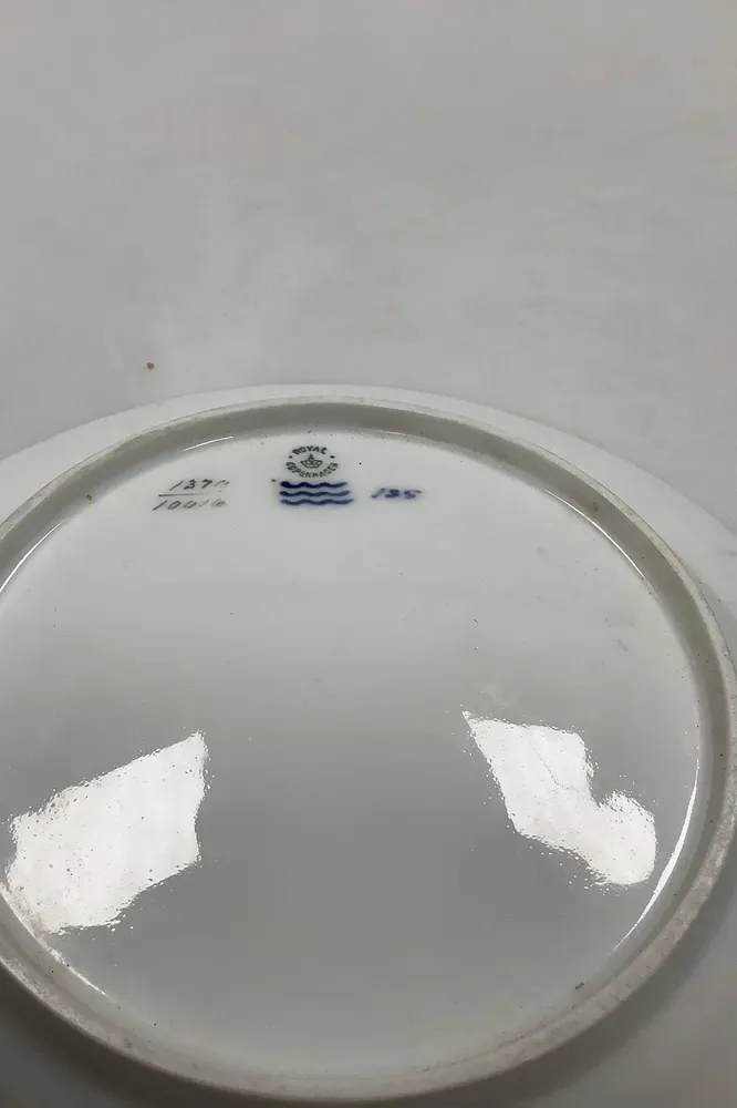 Royal Copenhagen / Kgl. Porcelæn Skærsommernatsdrøm Gammel Dybtallerken No 1370 / 10016