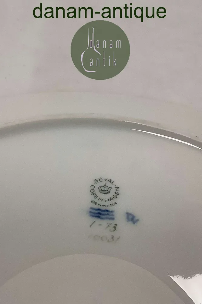 Royal Copenhagen / Kgl. Porcelæn Skærsommernatsdrøm Spisetallerken Lyseblå No 10031