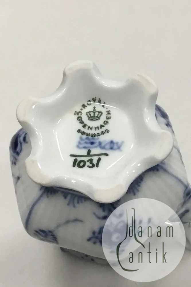 Royal Copenhagen Musselmalet Helblonde Flødekande No 1031