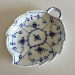 Royal Copenhagen Musselmalet Riflet Bladformet Asiet No. 143