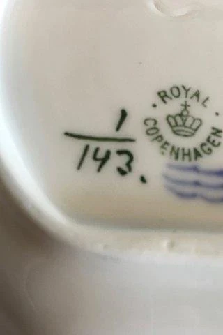 Royal Copenhagen Musselmalet Riflet Bladformet Asiet No. 143