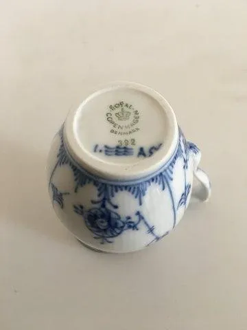 Royal Copenhagen Musselmalet Riflet Flødekande No. 392
