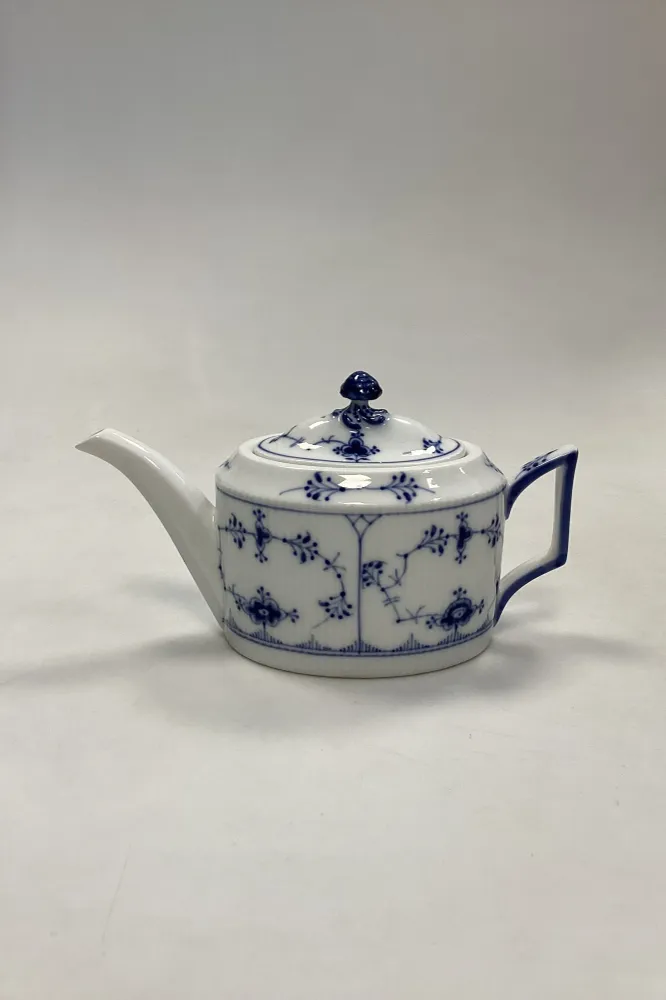 Royal Copenhagen Musselmalet Riflet Oval Tekande No. 253