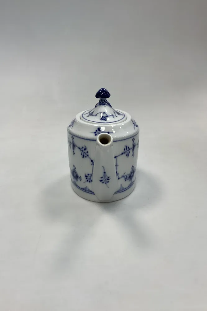 Royal Copenhagen Musselmalet Riflet Oval Tekande No. 253