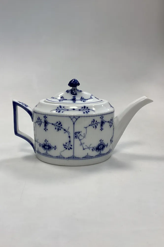 Royal Copenhagen Musselmalet Riflet Oval Tekande No. 253