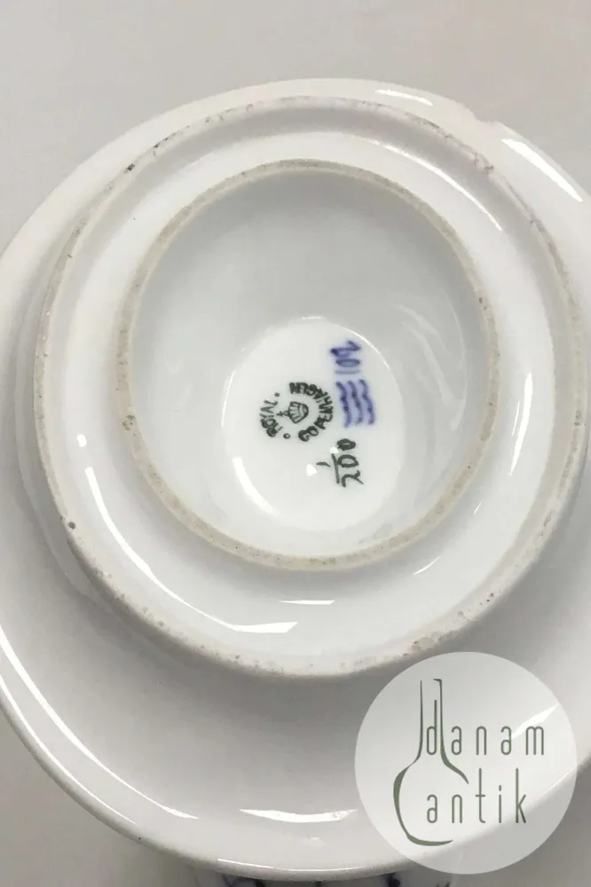 Royal Copenhagen Musselmalet Riflet Saucekande med Underskål No 200