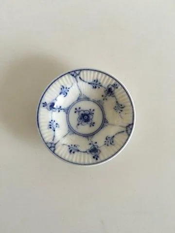Royal Copenhagen Musselmalet Riflet Smørasiet No. 7