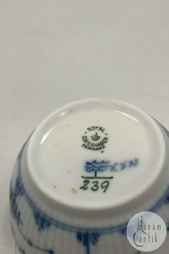 Royal Copenhagen Musselmalet Riflet Sukker skål uden låg No 239