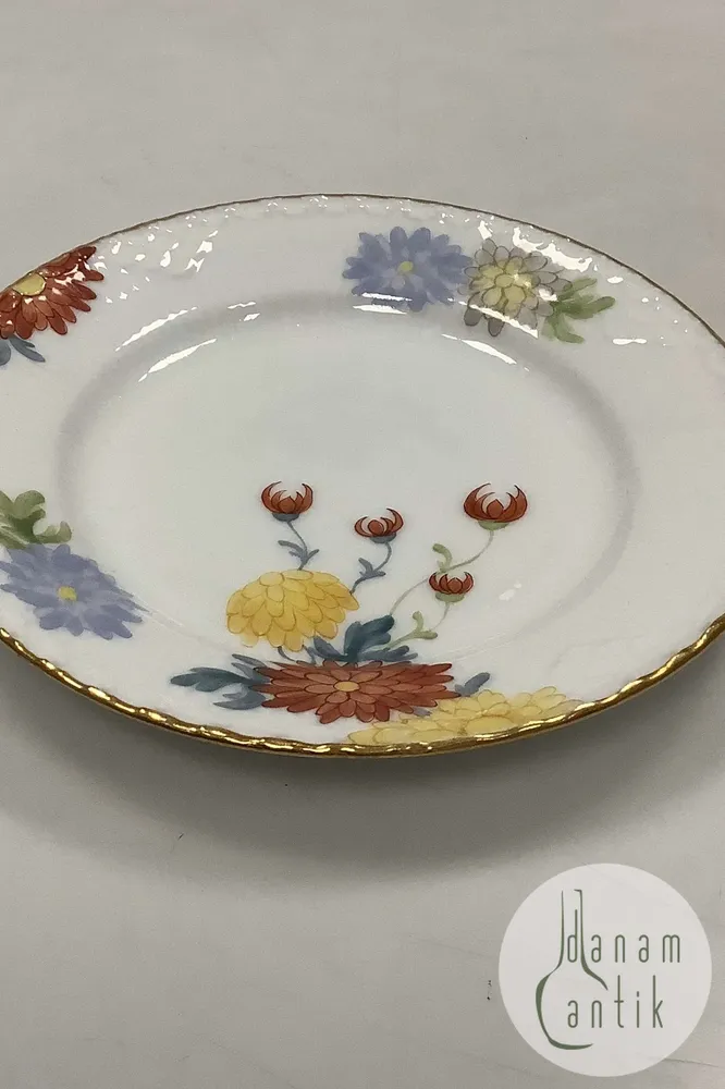 Royal Copenhagen Stel No 93 Hvid Halvblonde m. Blomster og Guldkant Kagetallerken