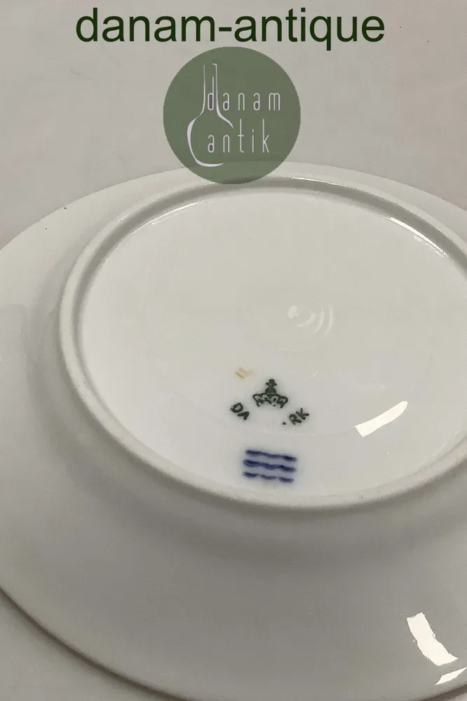 Royal Copenhagen Stel No 93 Hvid Halvblonde m. Blomster og Guldkant Kagetallerken