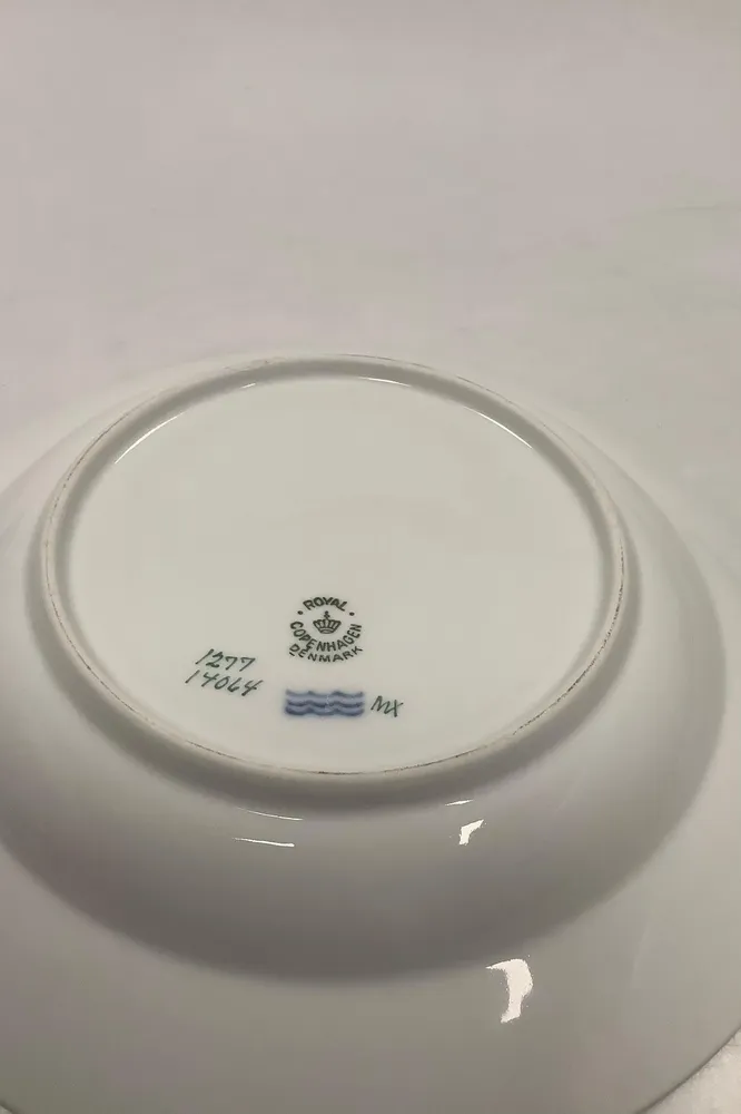 Royal Copenhagen Tunna Dybtallerken No 1277/14064
